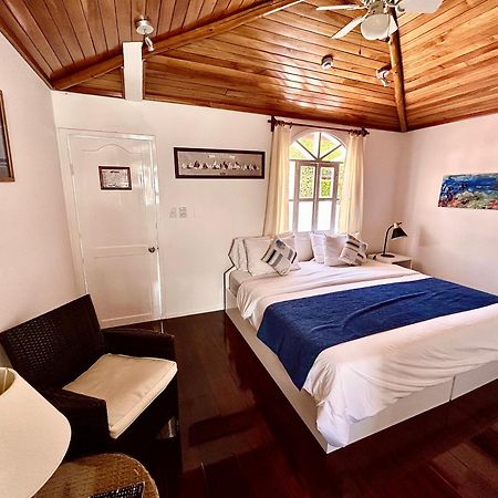 Hotel Angermeyer Waterfront Inn Puerto Ayora  Εξωτερικό φωτογραφία
