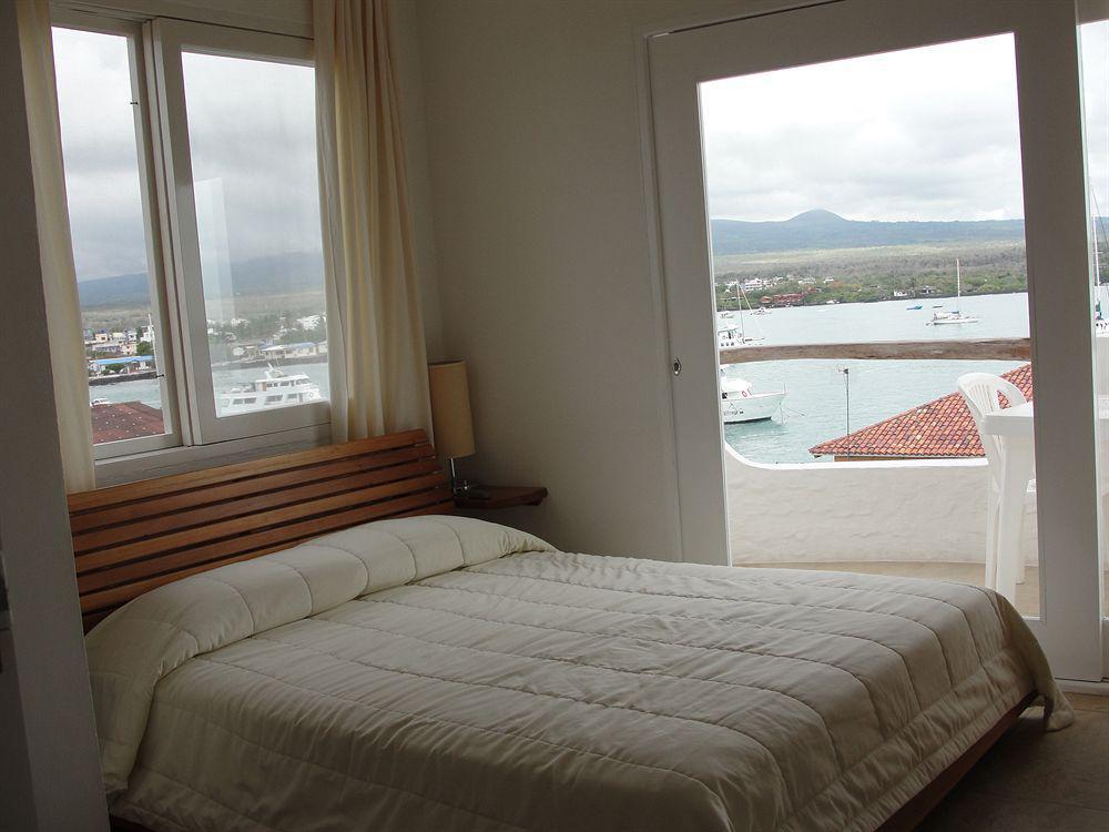 Hotel Angermeyer Waterfront Inn Puerto Ayora  Εξωτερικό φωτογραφία