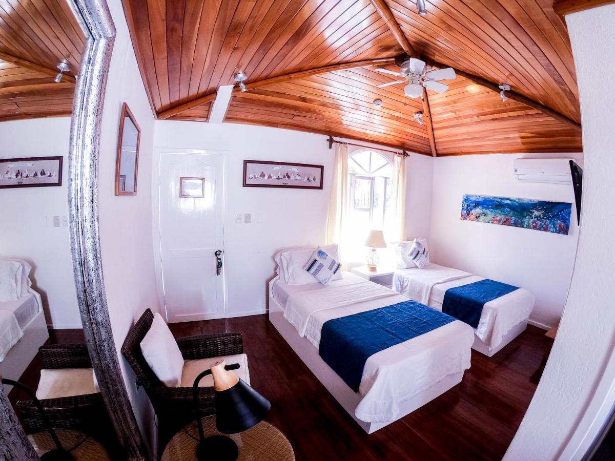 Hotel Angermeyer Waterfront Inn Puerto Ayora  Εξωτερικό φωτογραφία