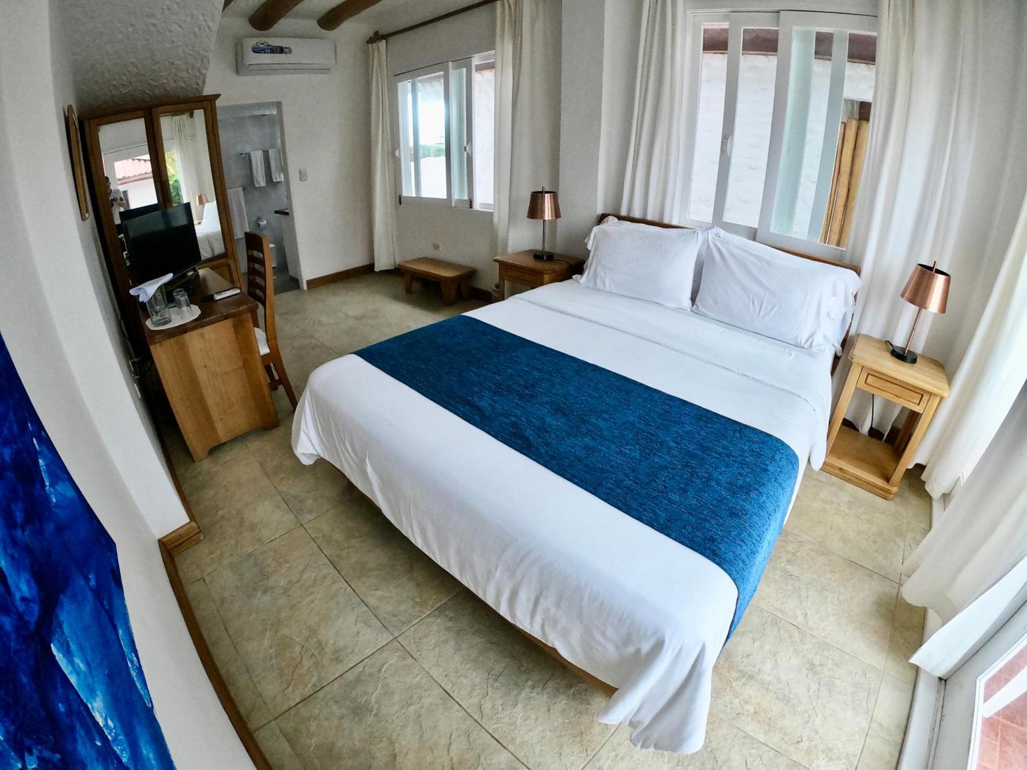 Hotel Angermeyer Waterfront Inn Puerto Ayora  Εξωτερικό φωτογραφία