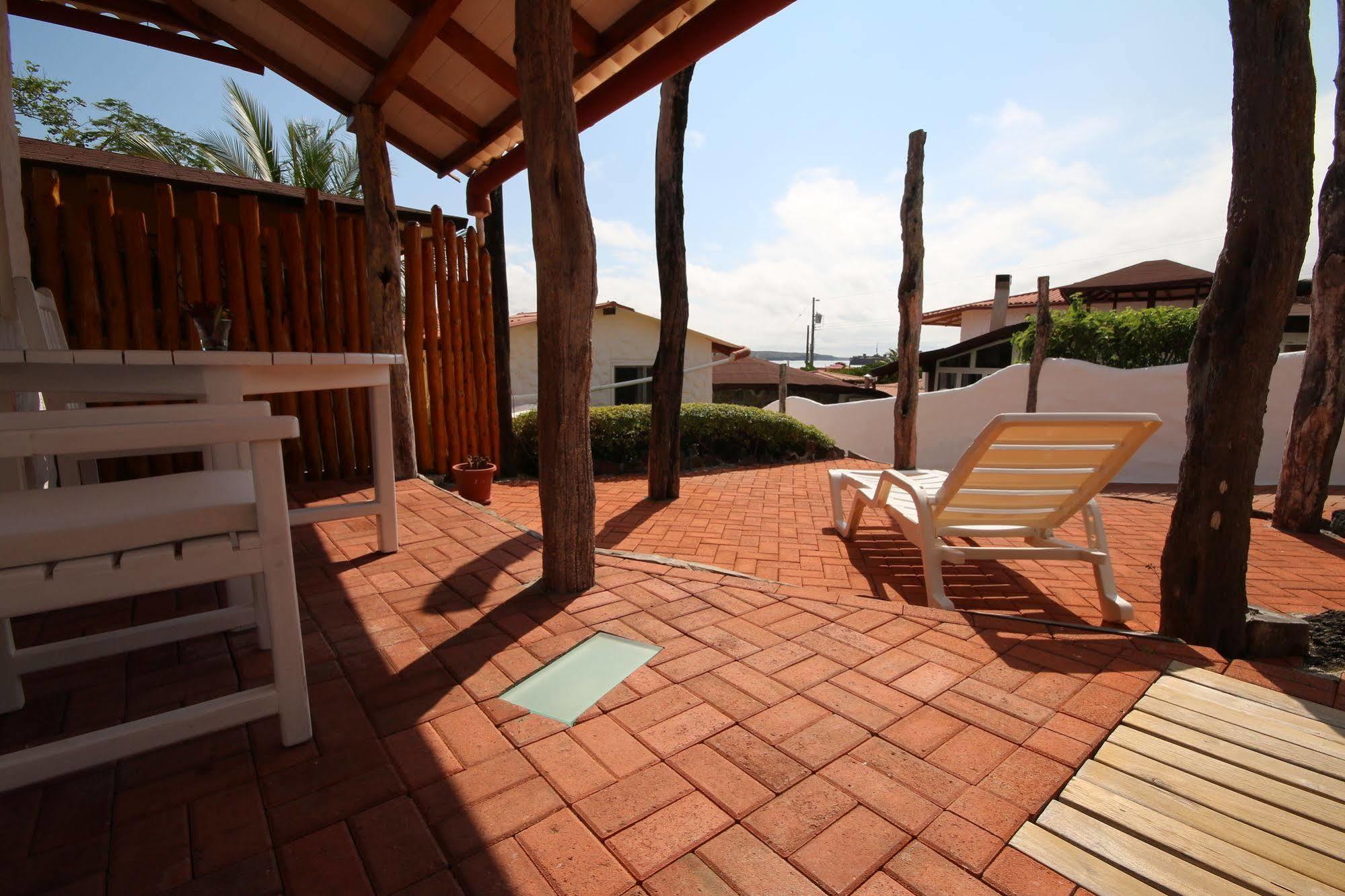 Hotel Angermeyer Waterfront Inn Puerto Ayora  Εξωτερικό φωτογραφία
