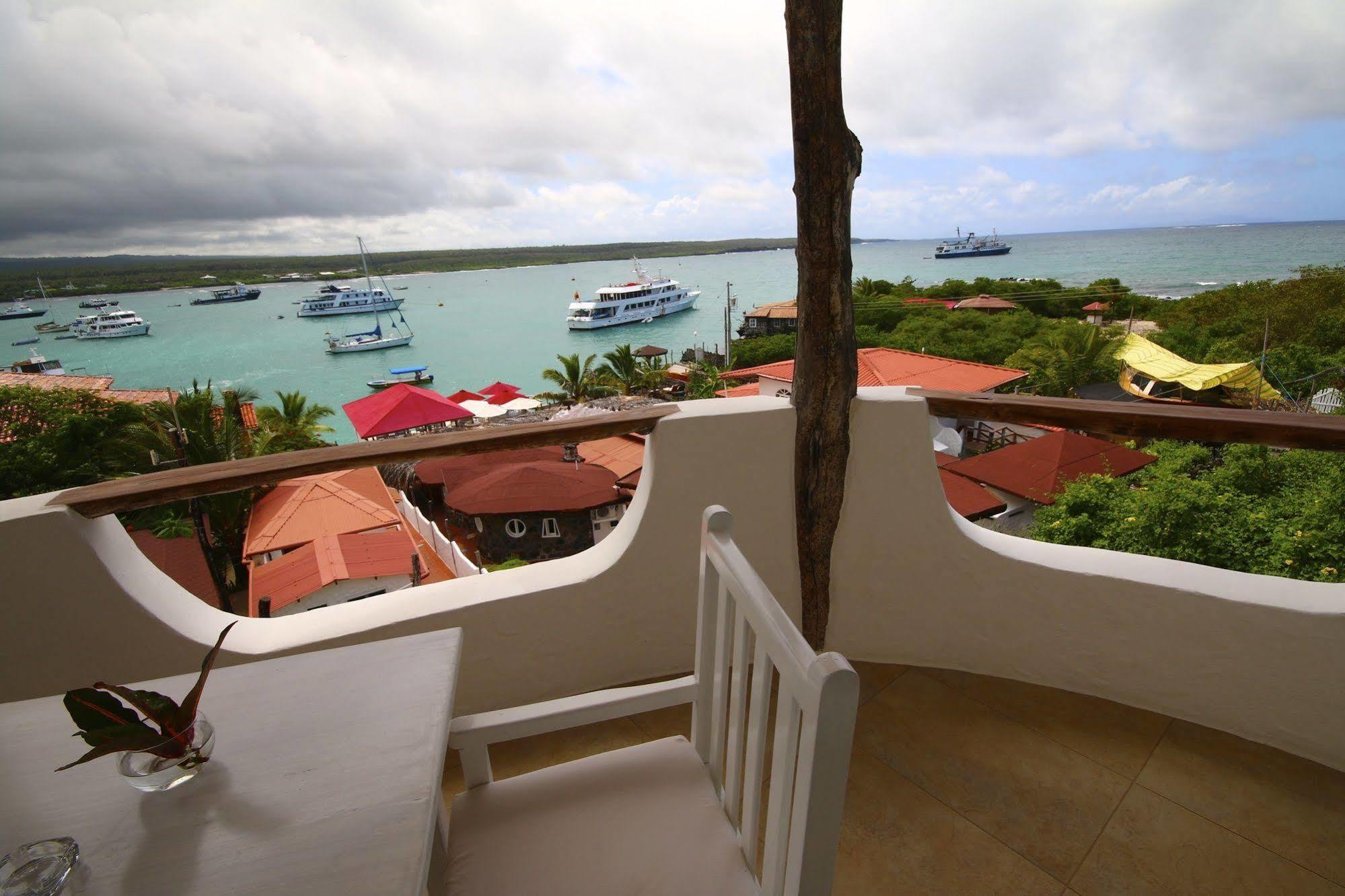 Hotel Angermeyer Waterfront Inn Puerto Ayora  Εξωτερικό φωτογραφία